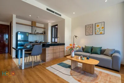 高级大床房 — HoLo Giang Vo Hanoi - Serviced HomeStay